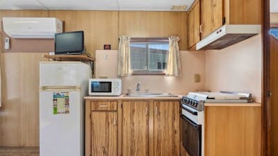 kitchen area 2 - canberra holidays