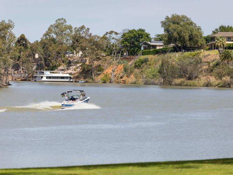 Buronga Buronga | NSW Holidays & Accommodation, Things to Do, Attractions and ...