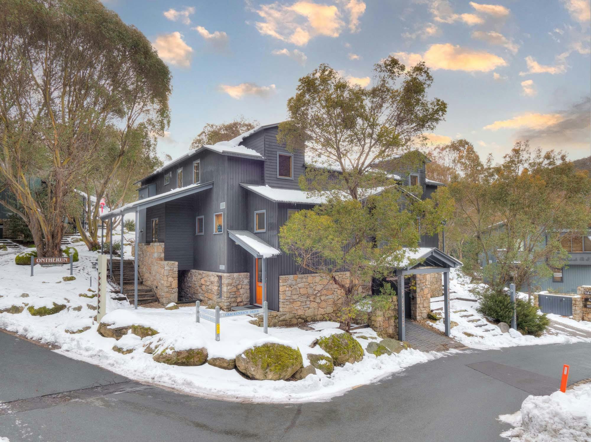 Ski In Ski Out Chalets Thredbo