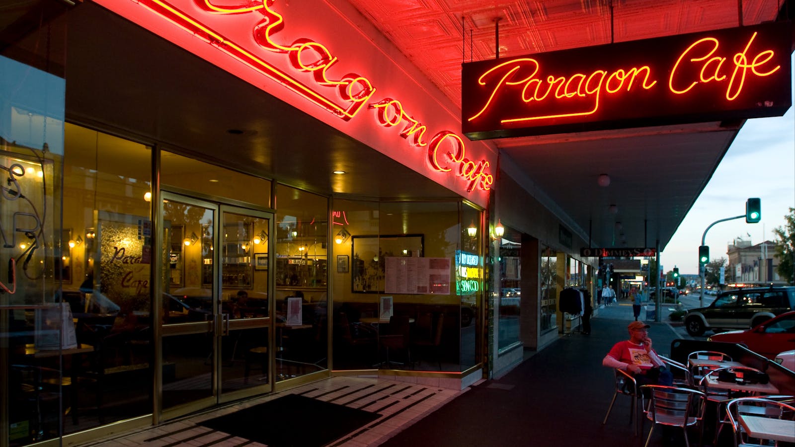Paragon Café