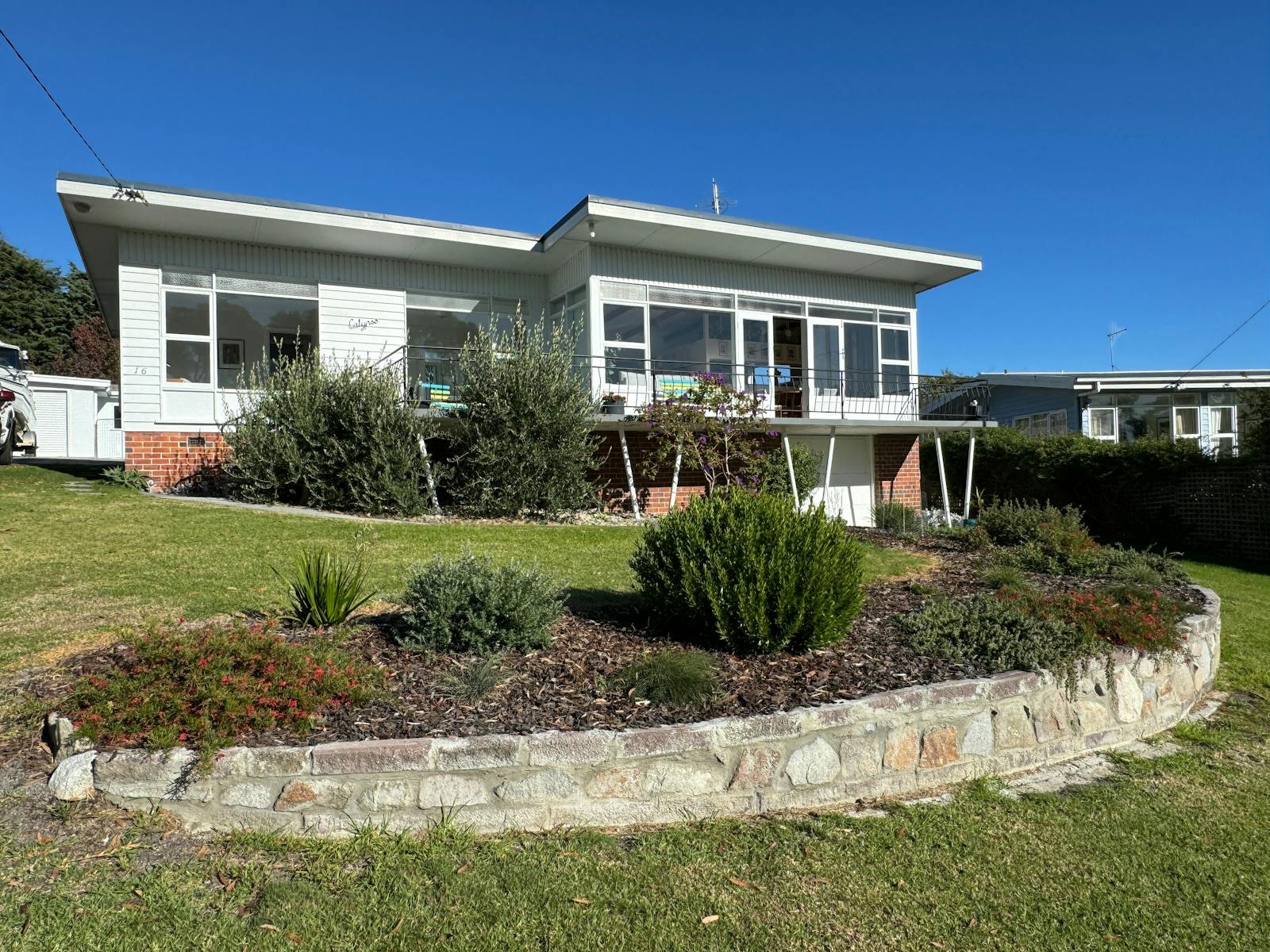 Calypso Beach House is nestled on the hill overlooking Georges Bay St Helens.