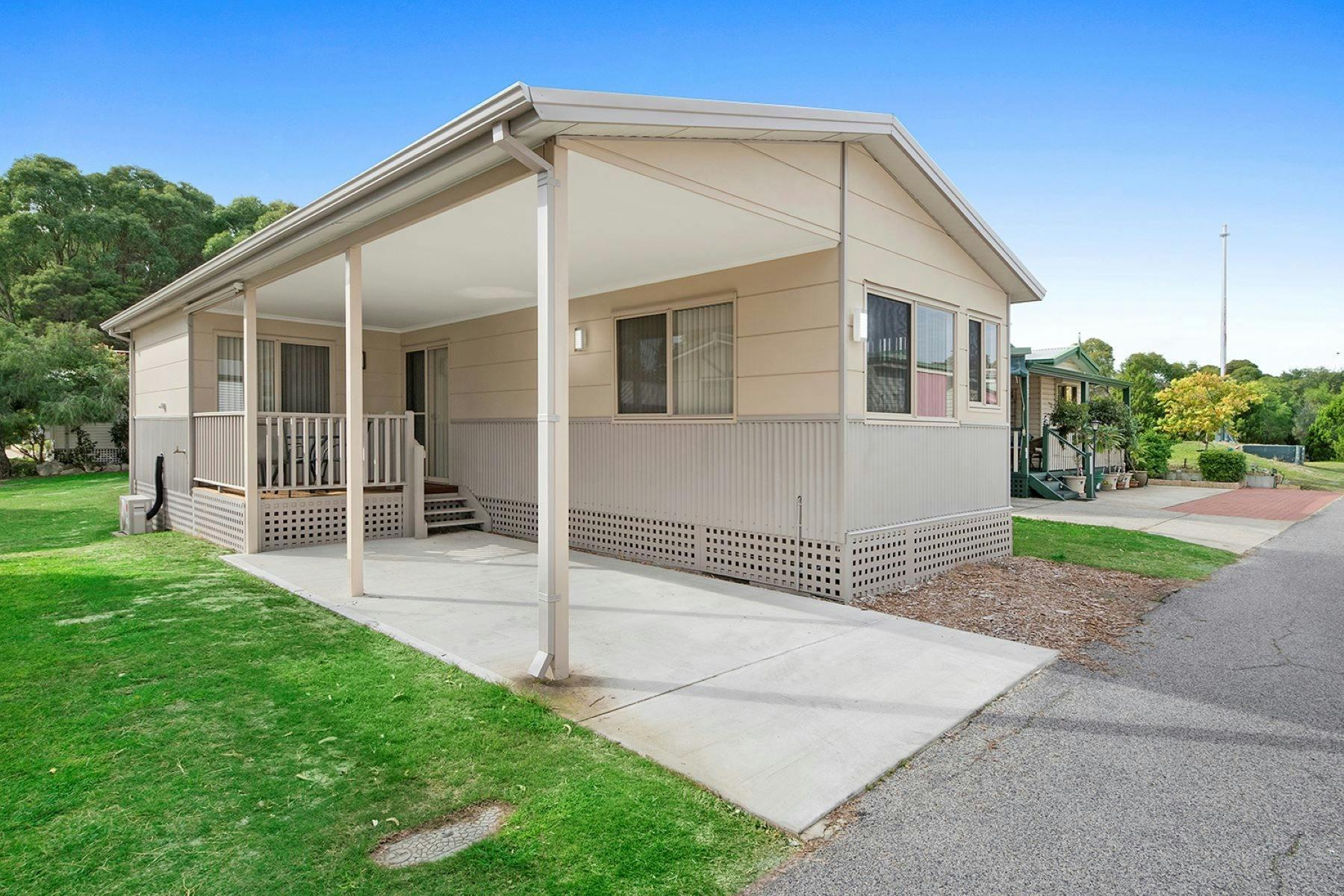 Superior 1 Bedroom Cabin - Sleeps 2