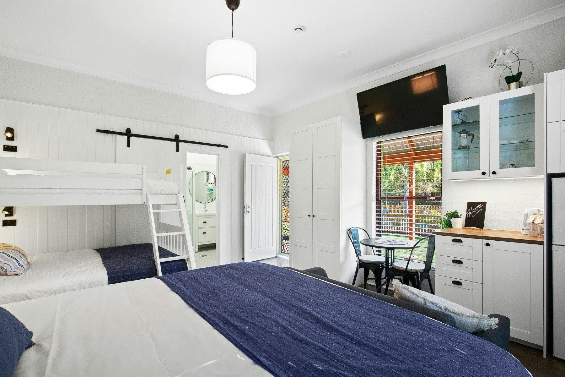 Super Deluxe Family Room