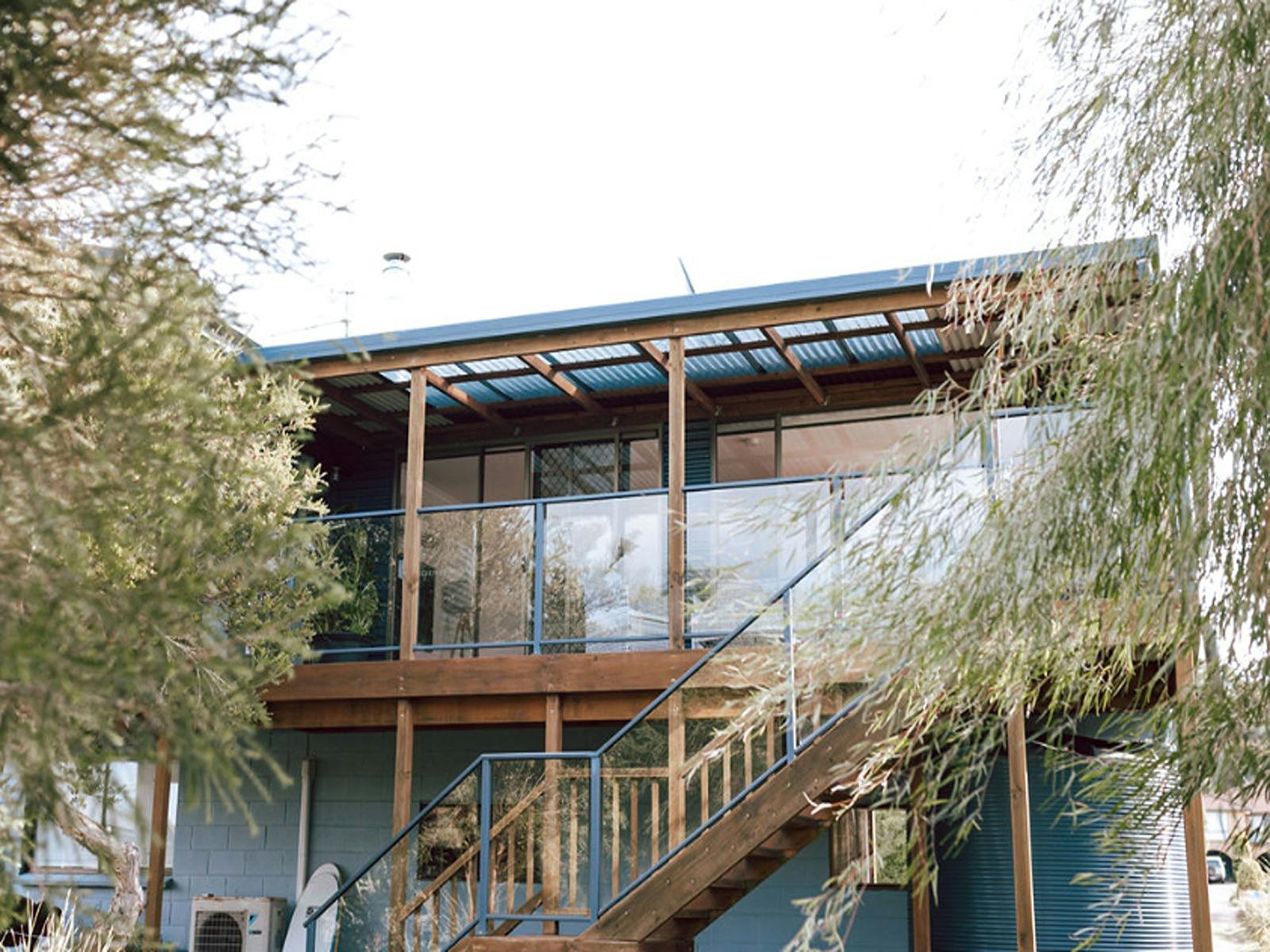 Outdoor deck