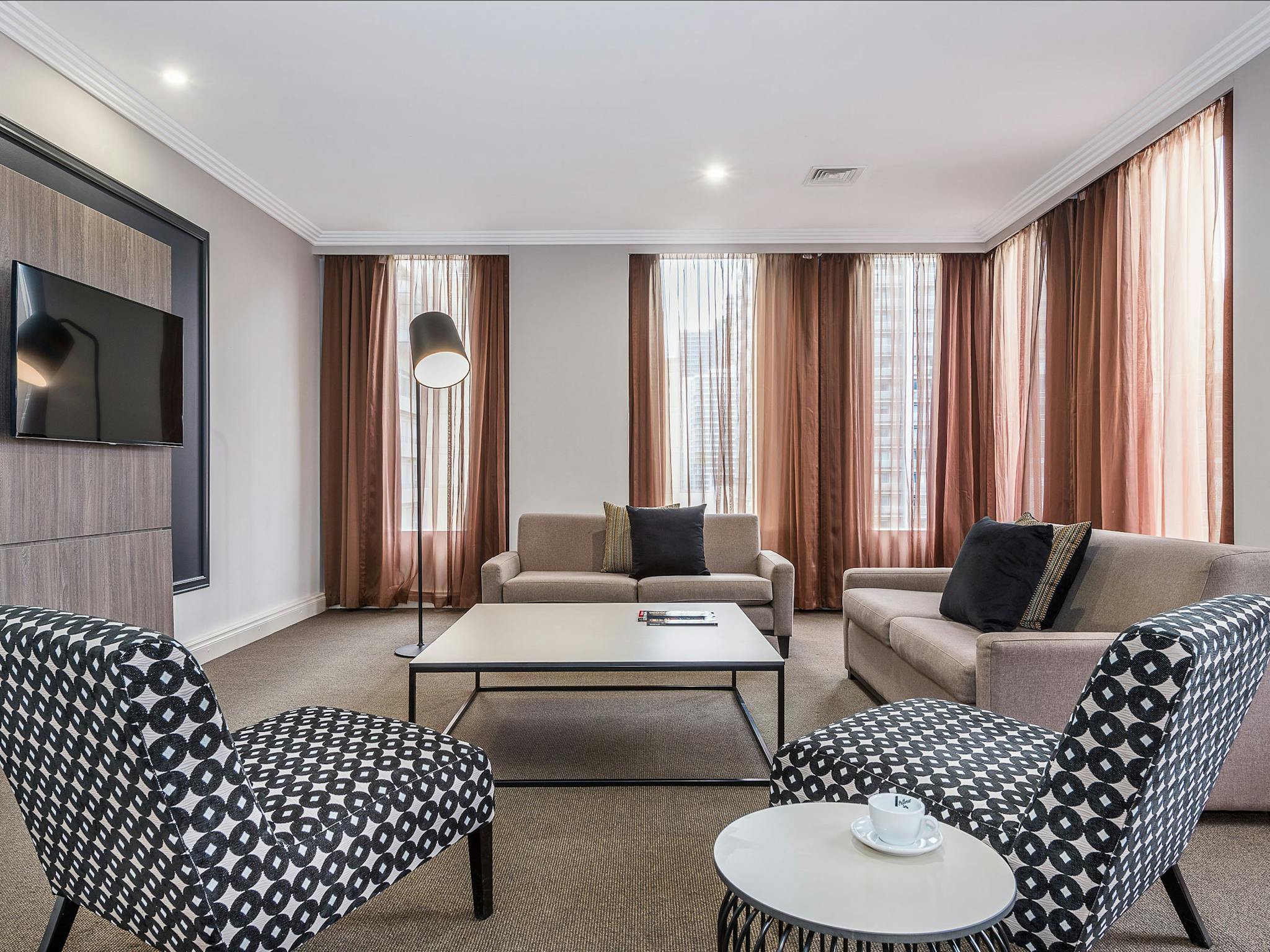 Deluxe One Bedroom Spa Apartment