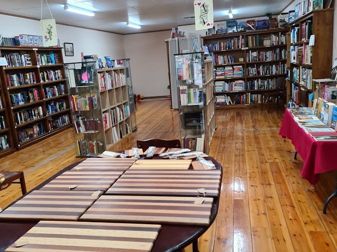 TH Books