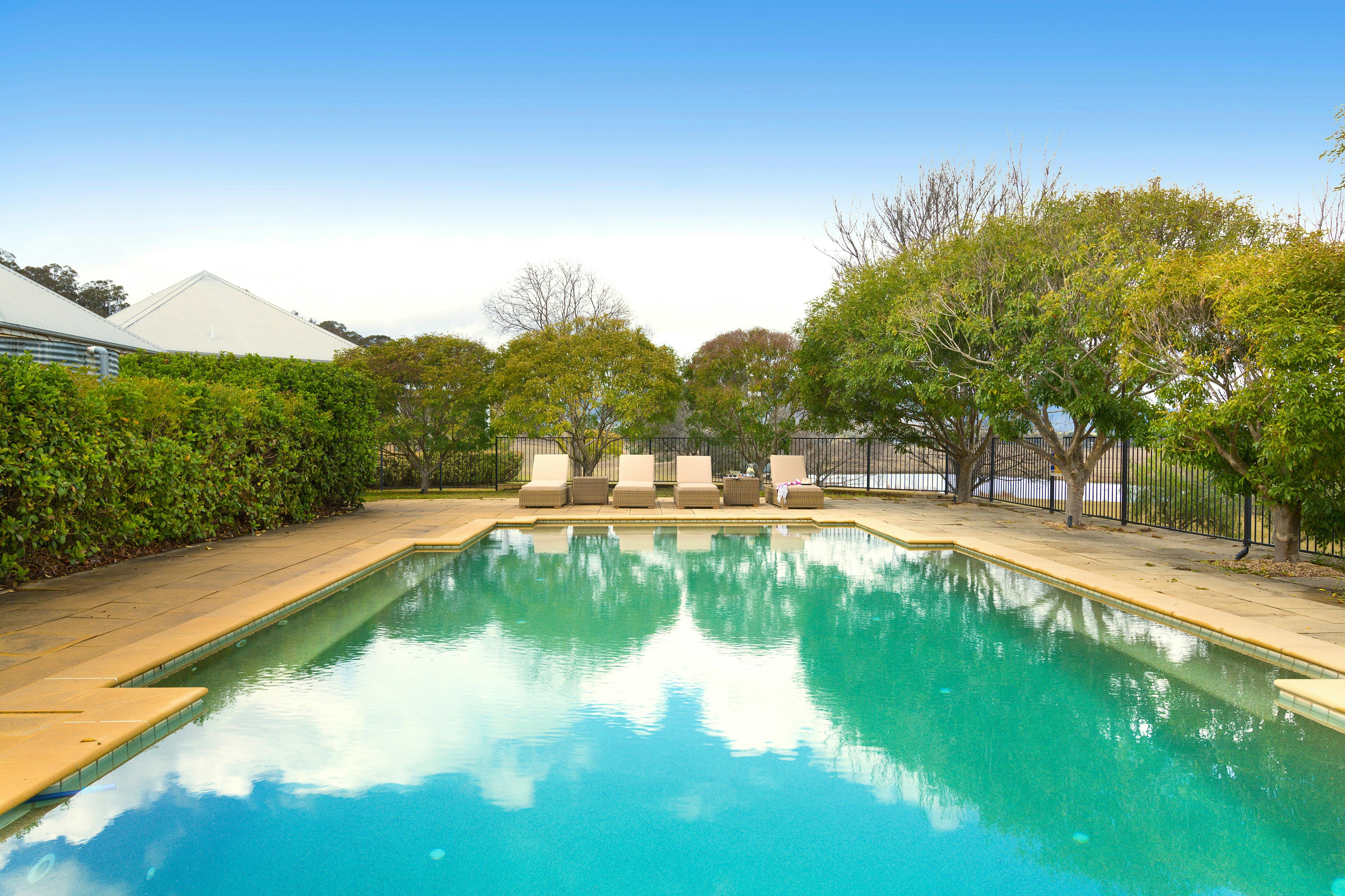 Binbilla Vineyard Estate - Swimming Pool