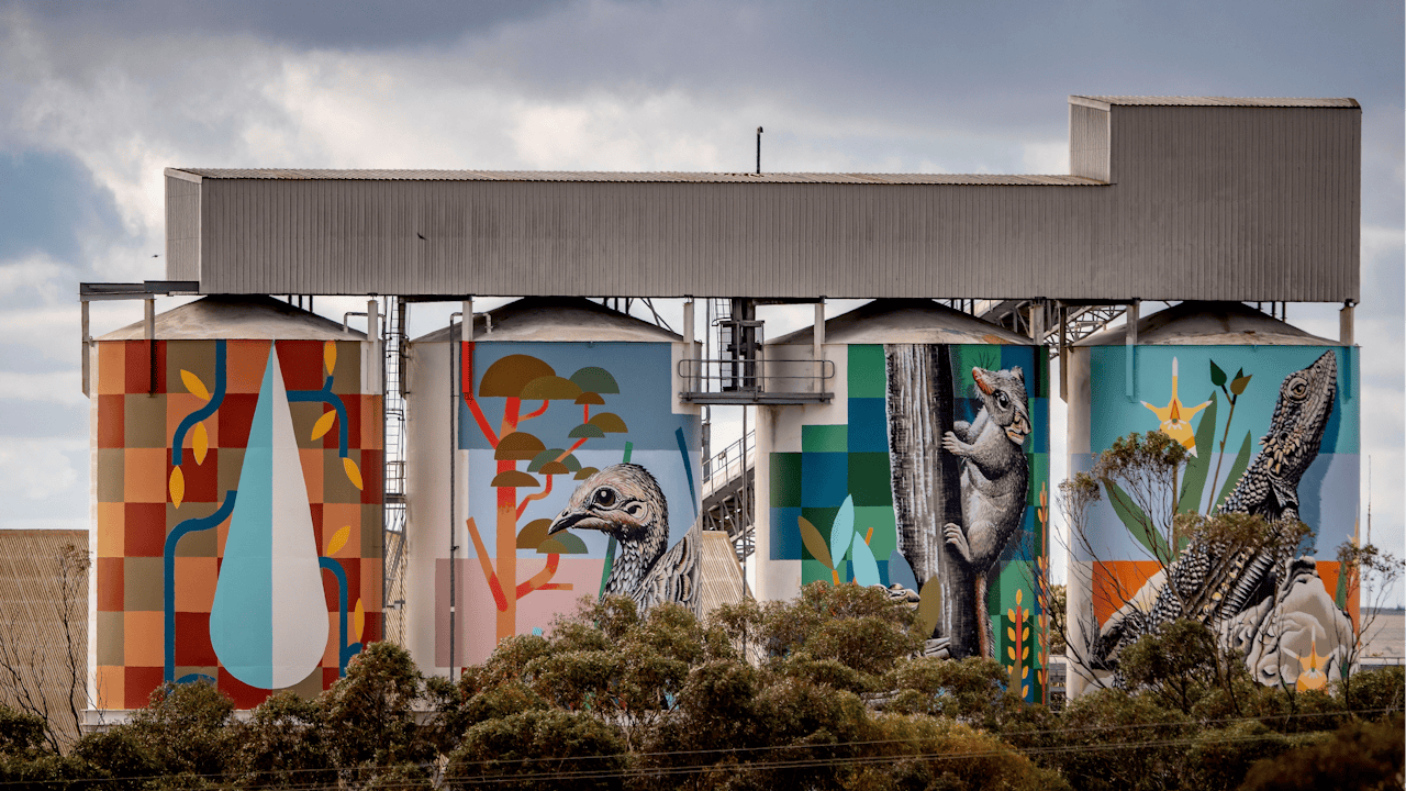 PUBLIC Silo Trail long perspective, Newdegate, 2018