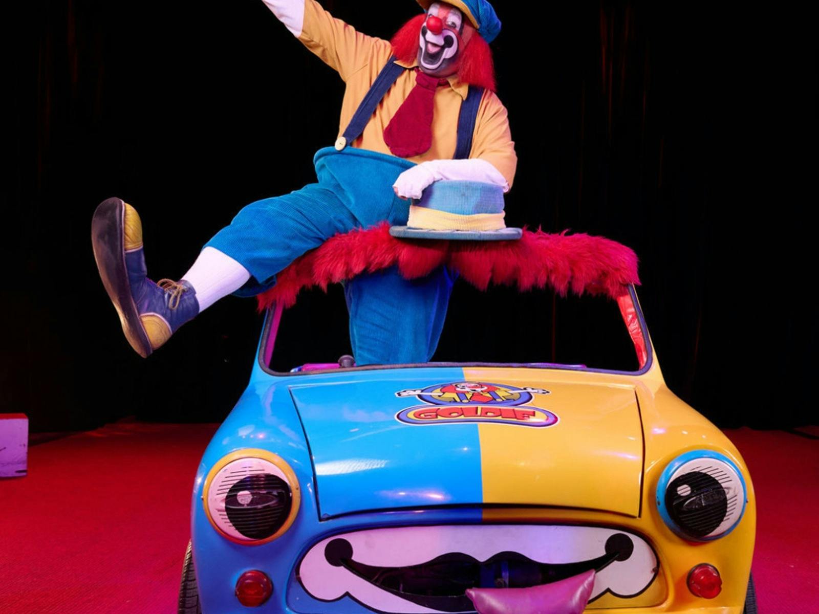 Clown in the car
