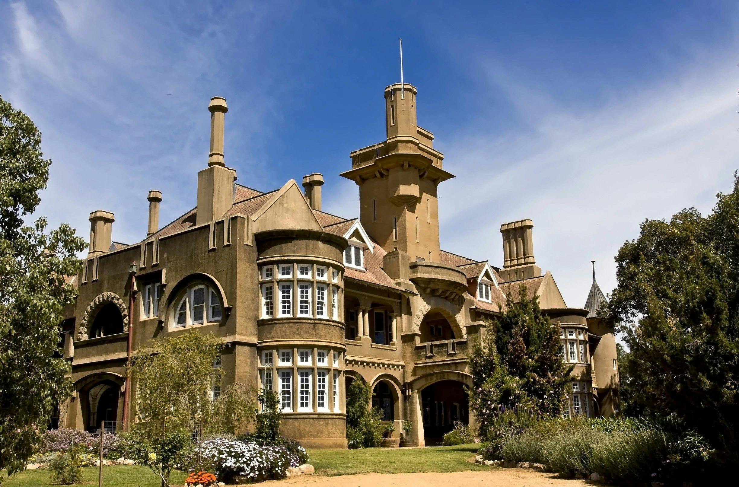 Exterior of Iandra Castle, Greenthorpe