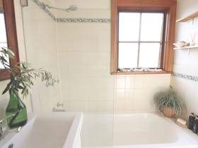 Vintage bathrrom vibes