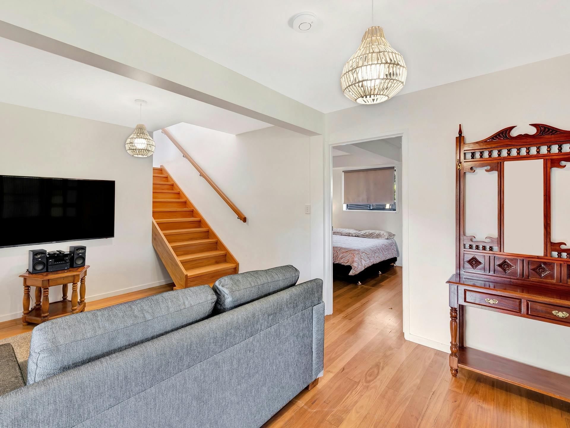 階下のラウンジ