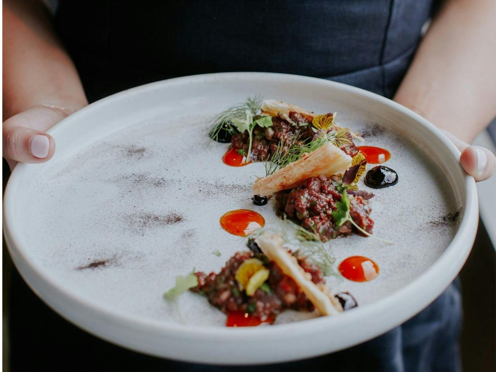 ヘリコプターでビンバゲンで昼食