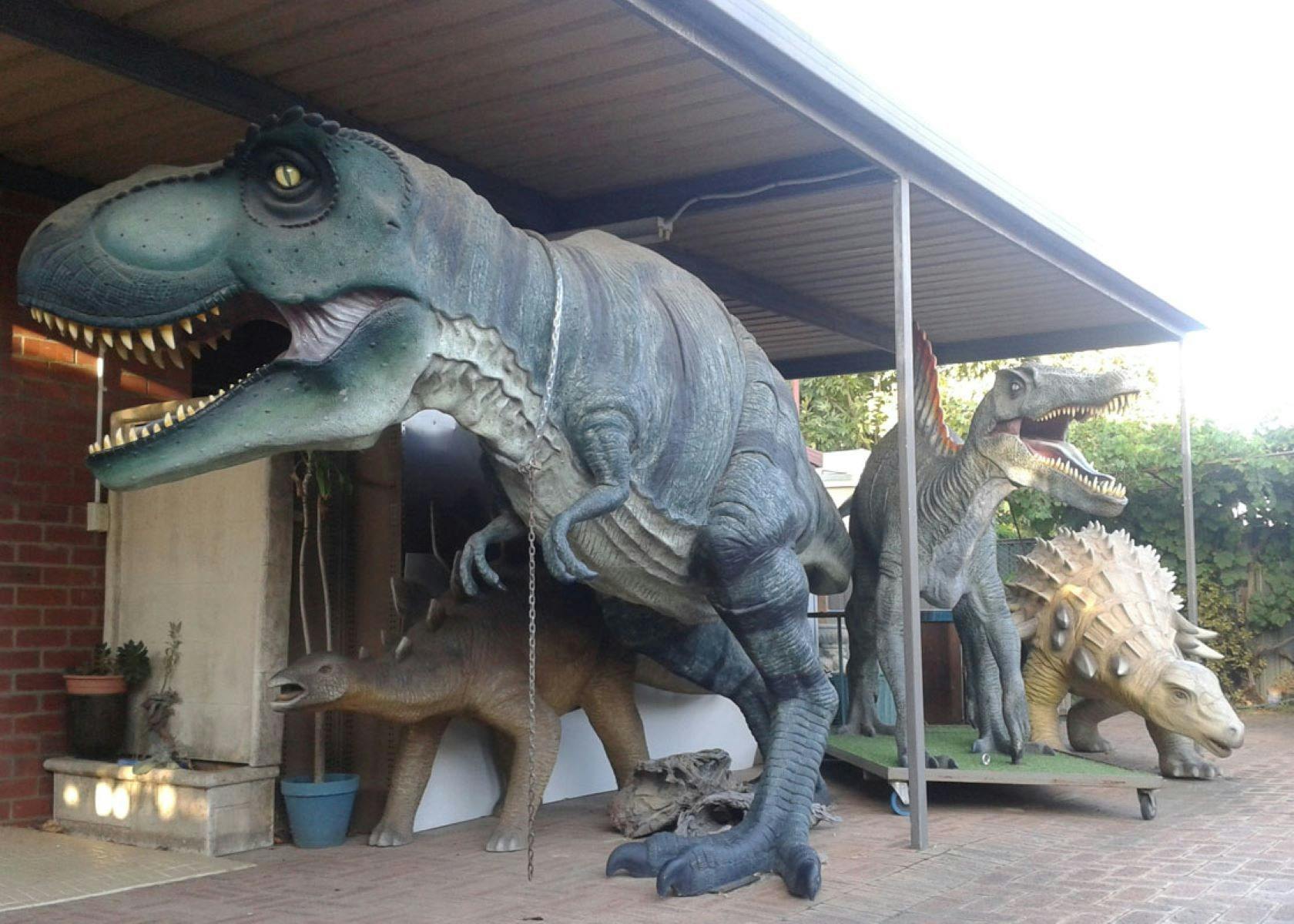 Museum of Natural History dinosaur replicas