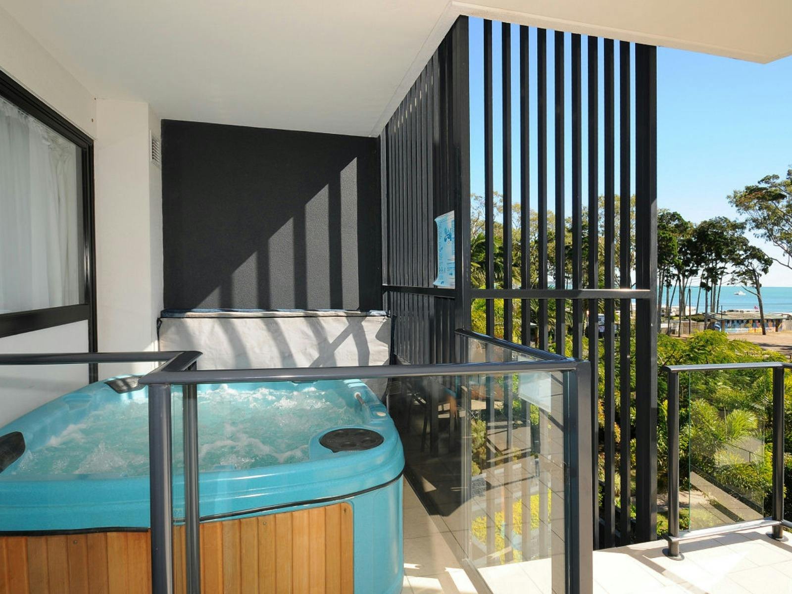 Three Bedroom Outdoor Spa Apartment