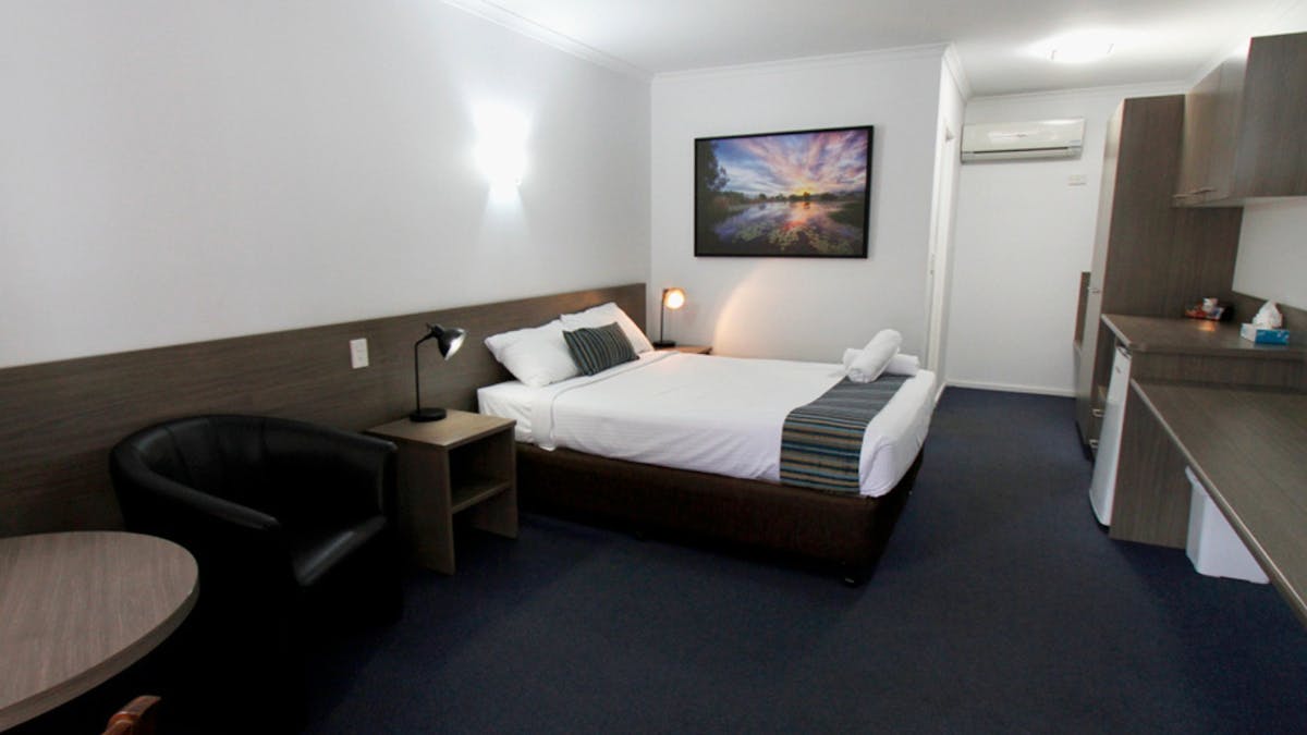 Executive Queen Room