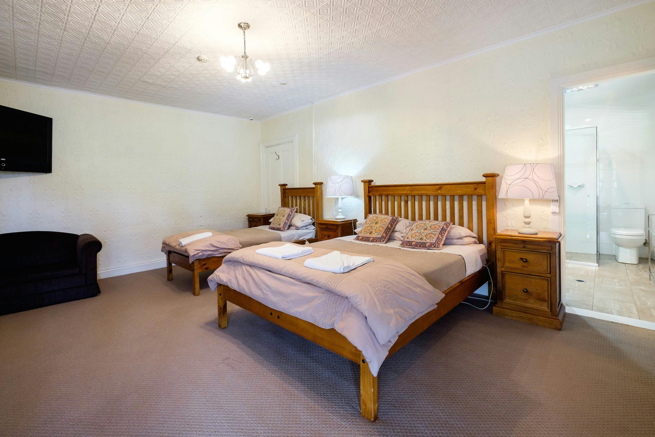 Peel Inn Nundle NSW Holidays & Things to Do, Attractions and Events