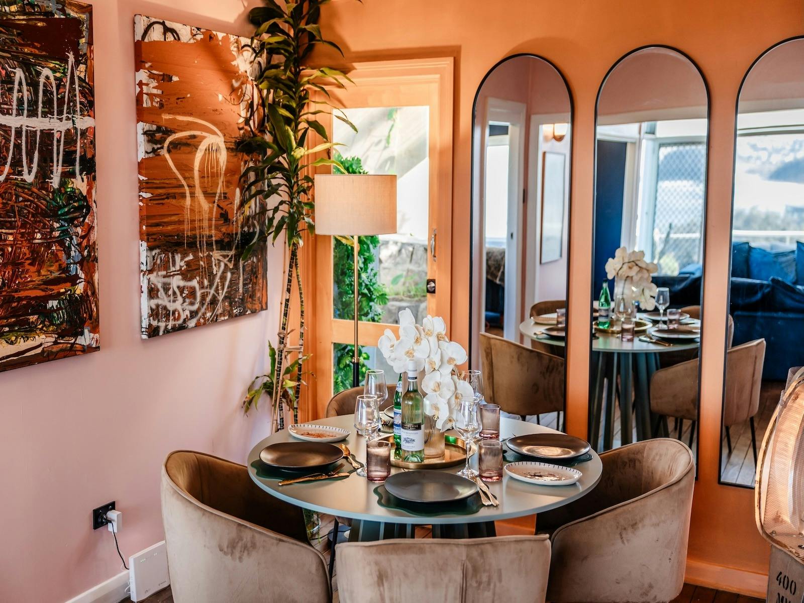 Beach holiday Accomodation Mereweather Newcastle Airbnb Holiday Ocean Front Unique Retro