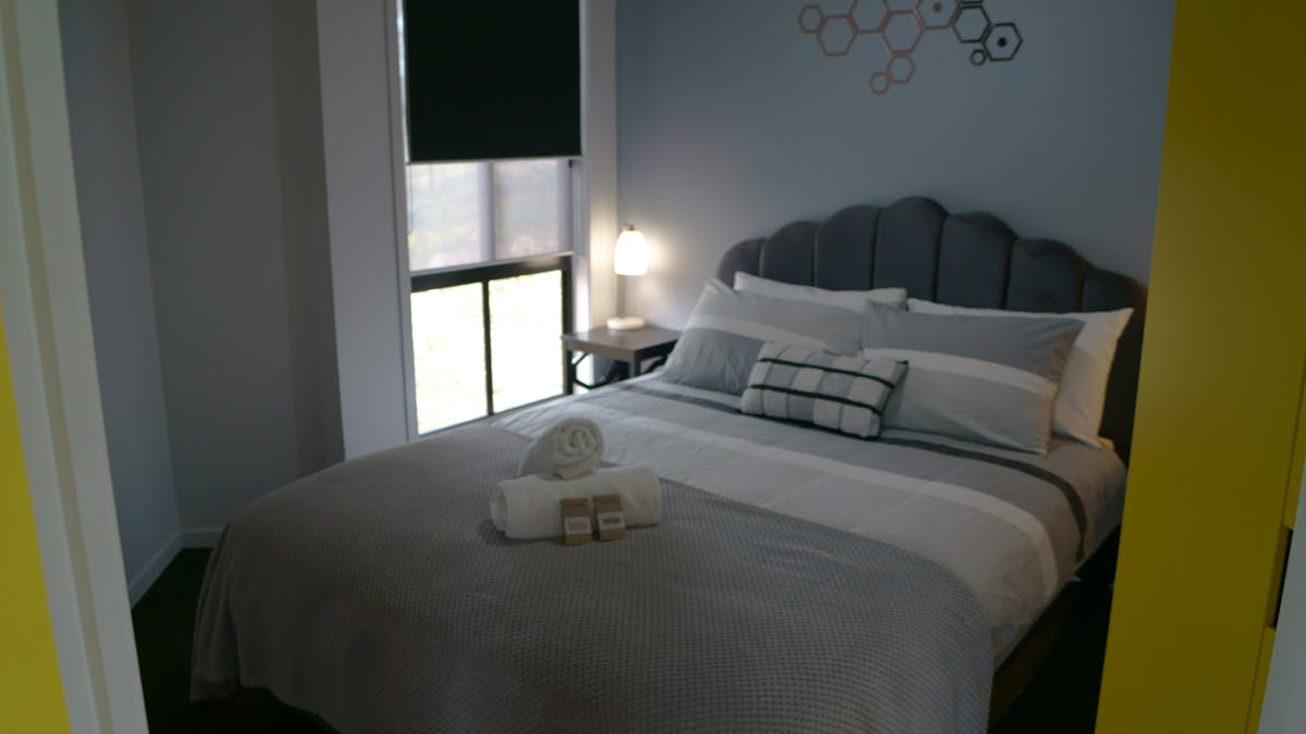 Main bed