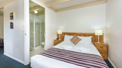 Queen room