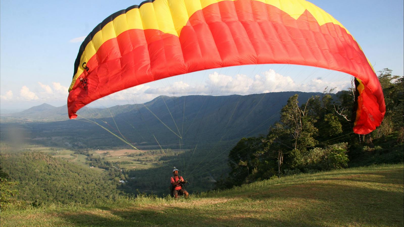 Paragliding at Eungella