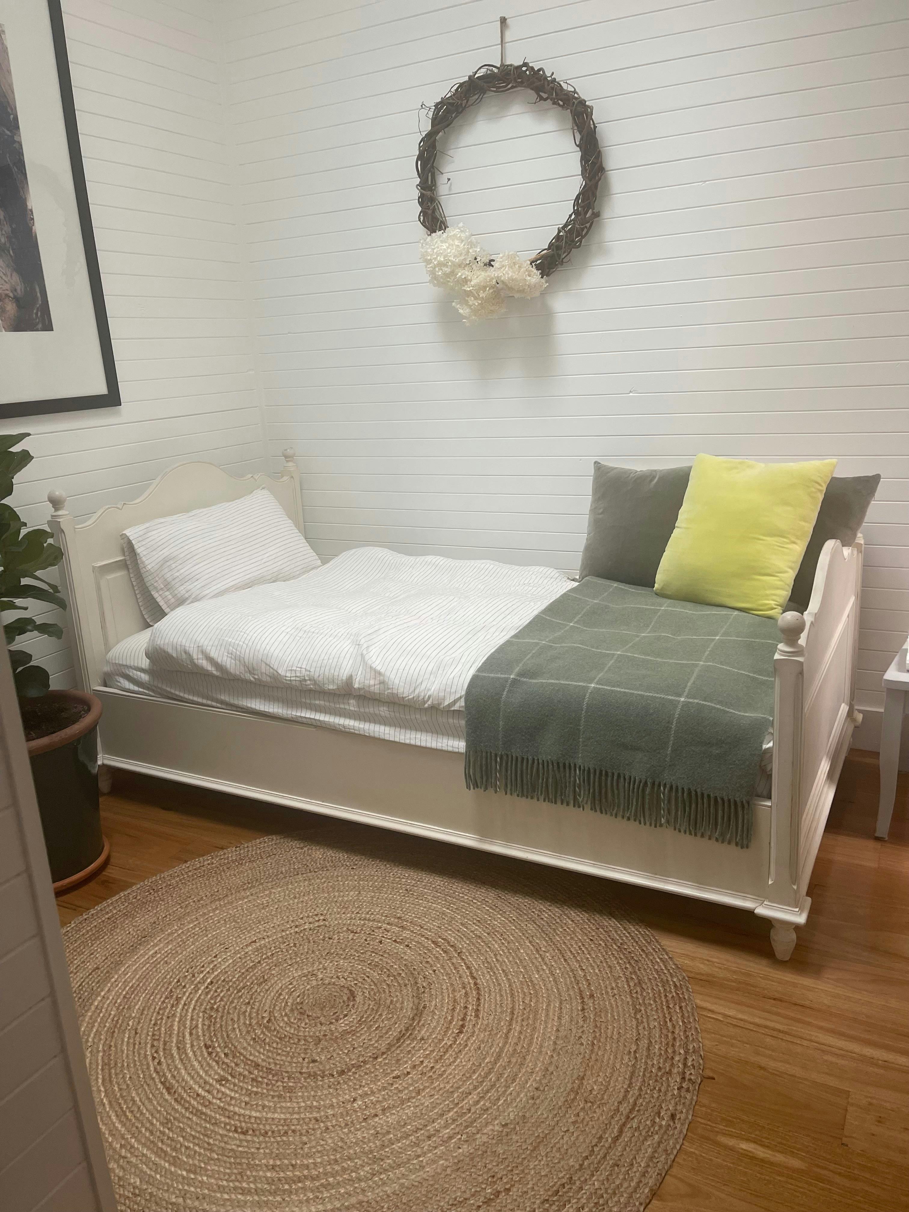 KING SINGLE BED