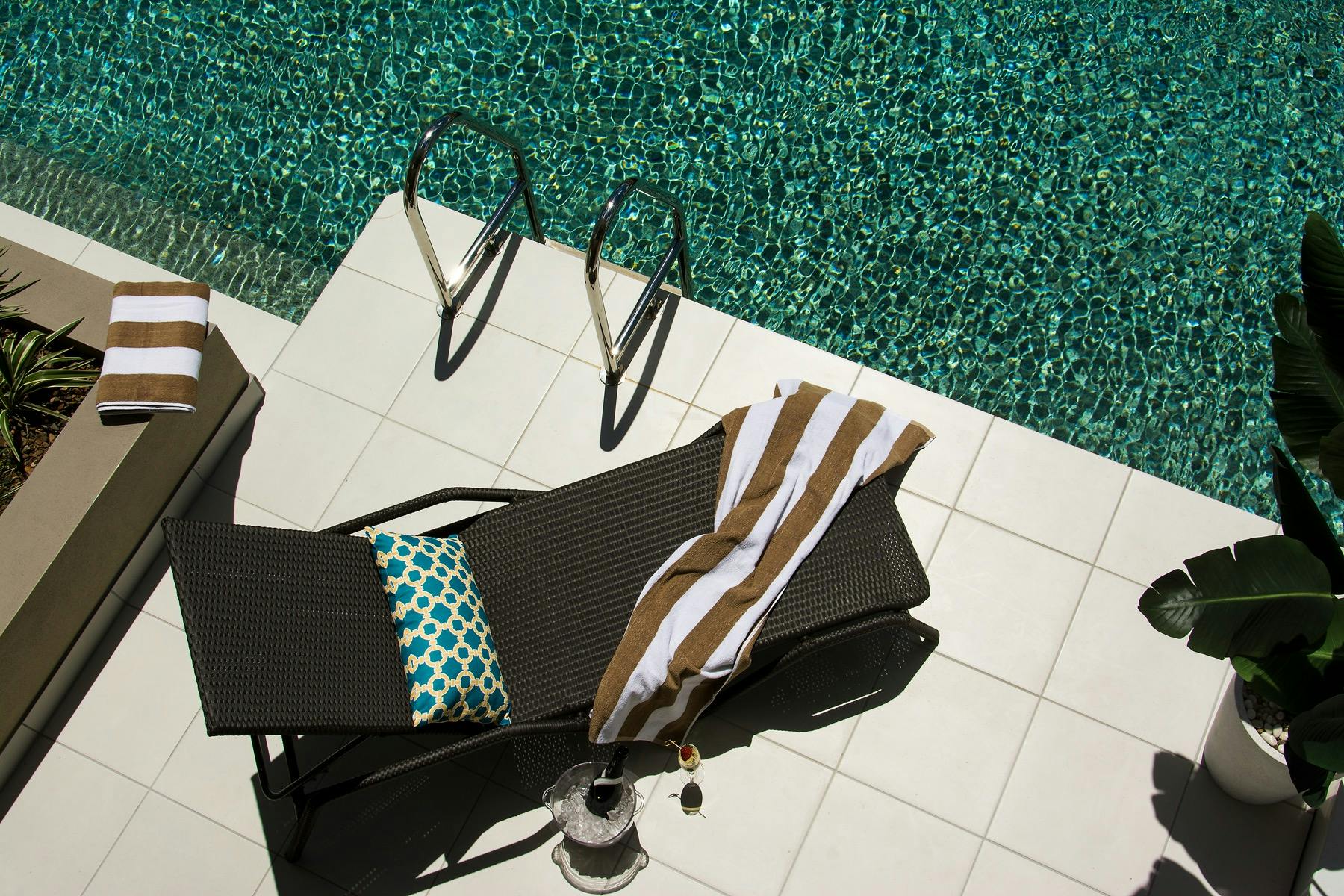 One Bedroom Apartment Swim Out