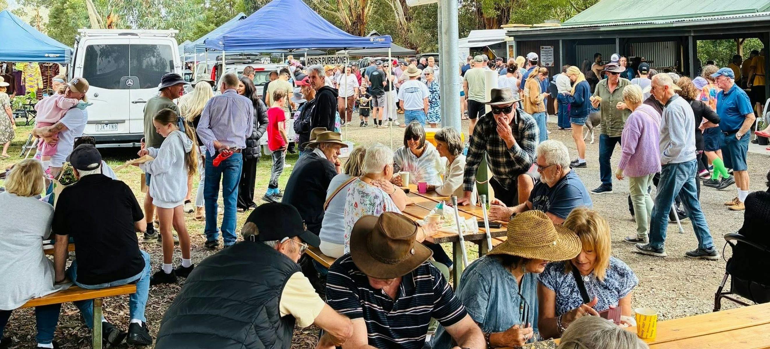 Loch Summer Market