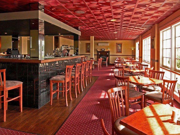 All Seasons Bar & Grill