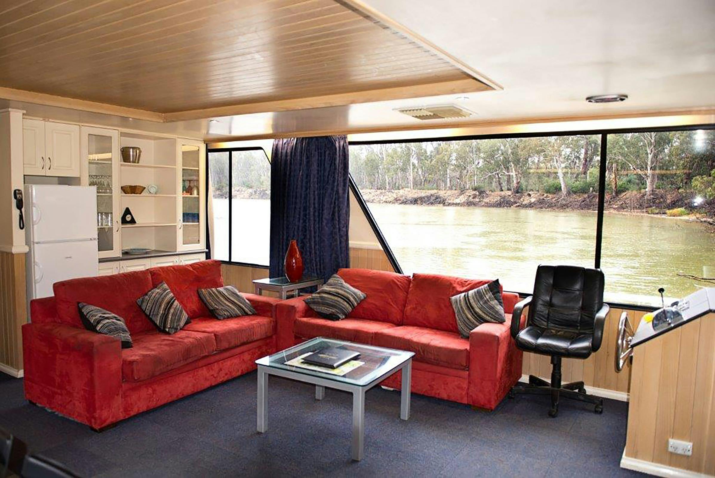 Executive Houseboats