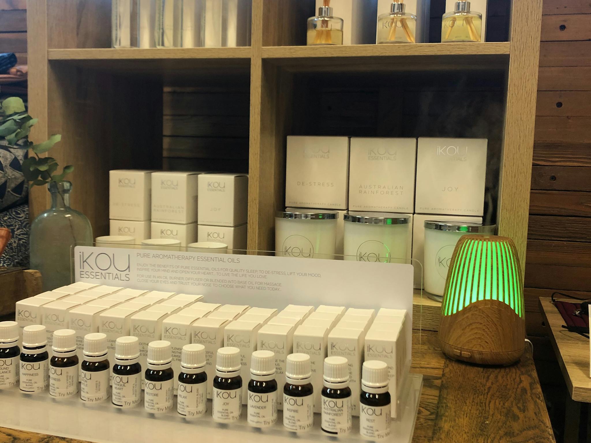 iKOU essential oils, Ultra-sonic diffuser and candles