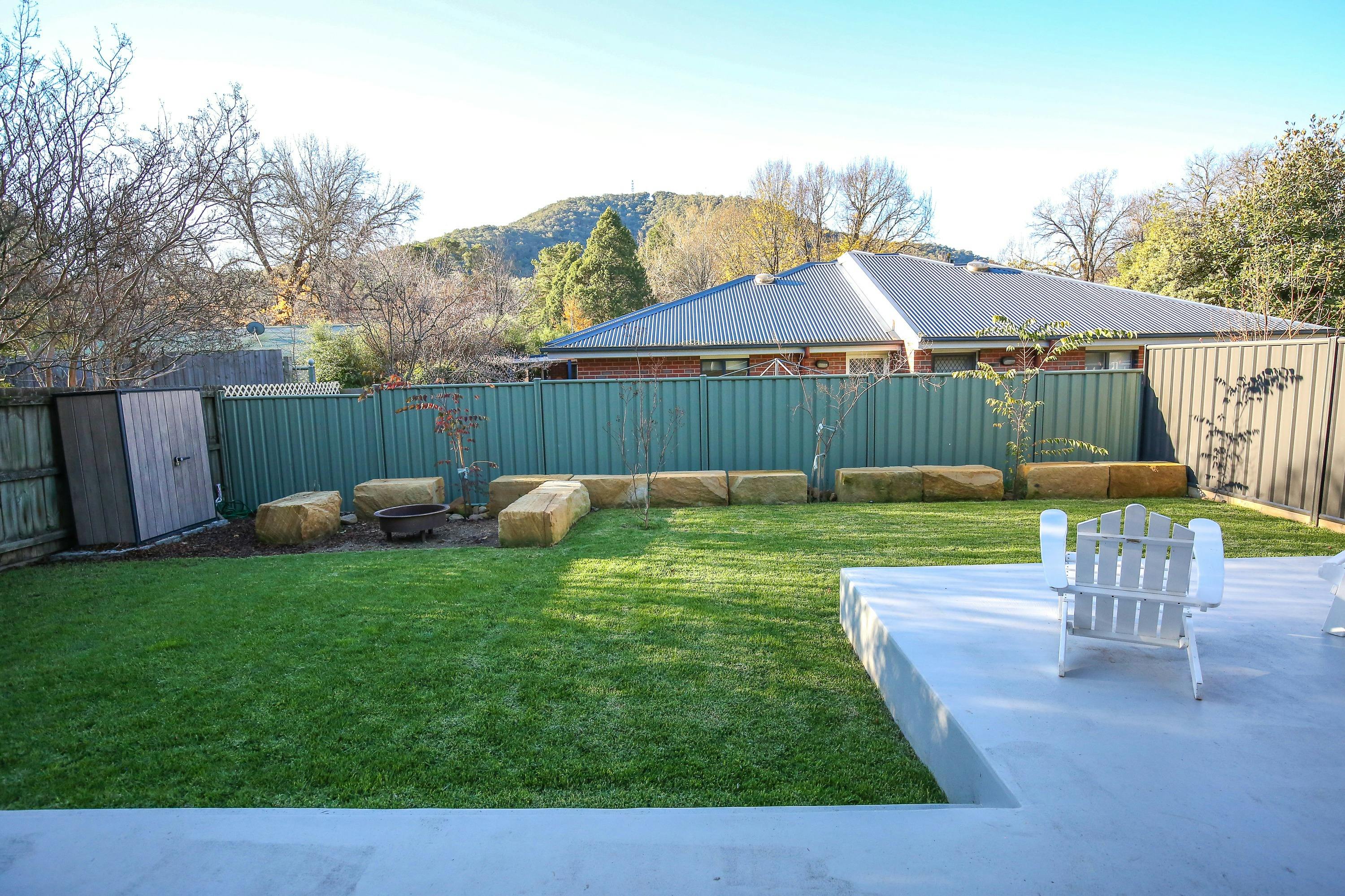 Backyard fire pit, seating area, outdoor patio, mountain views