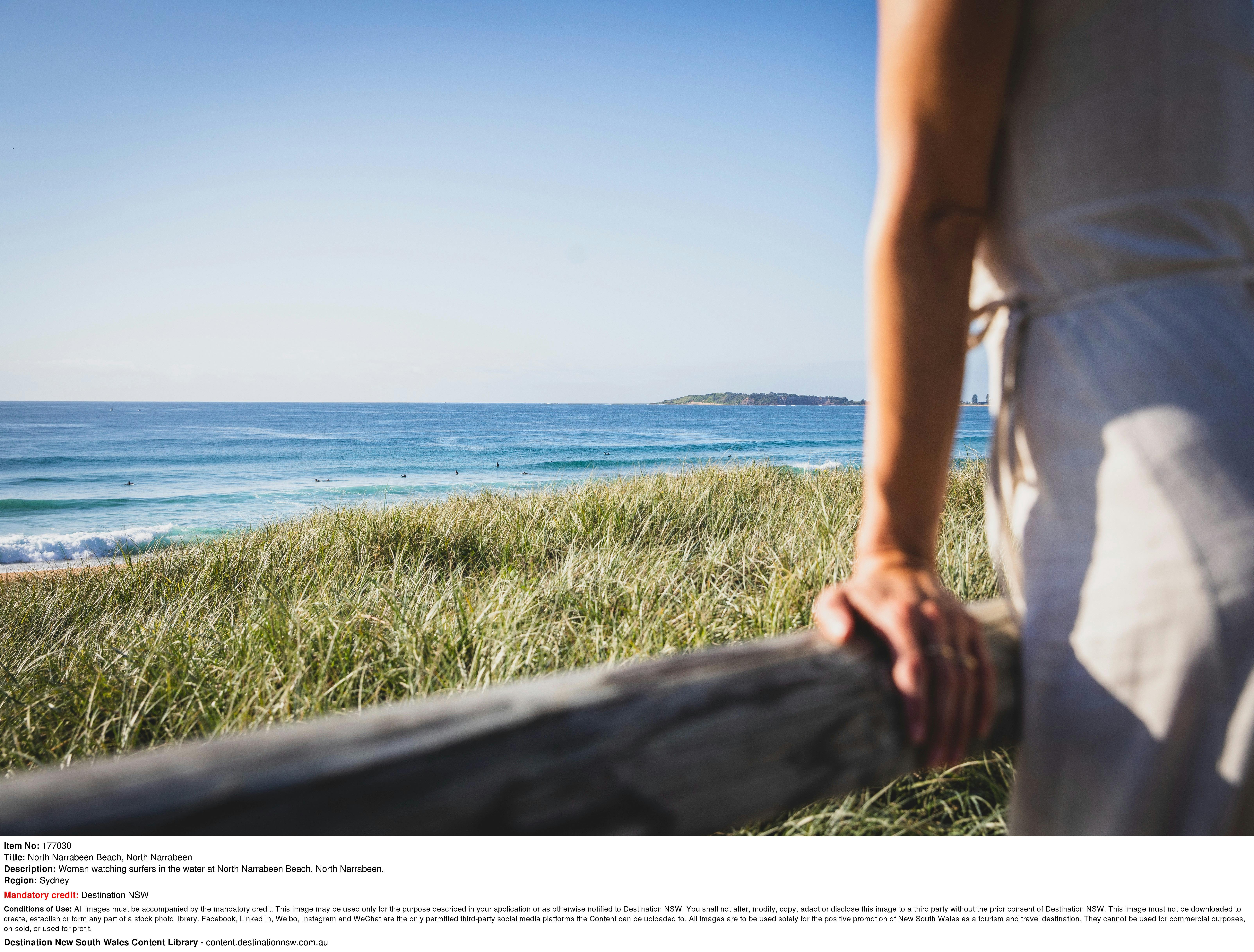 ナラビーンビーチでのサーフチェック