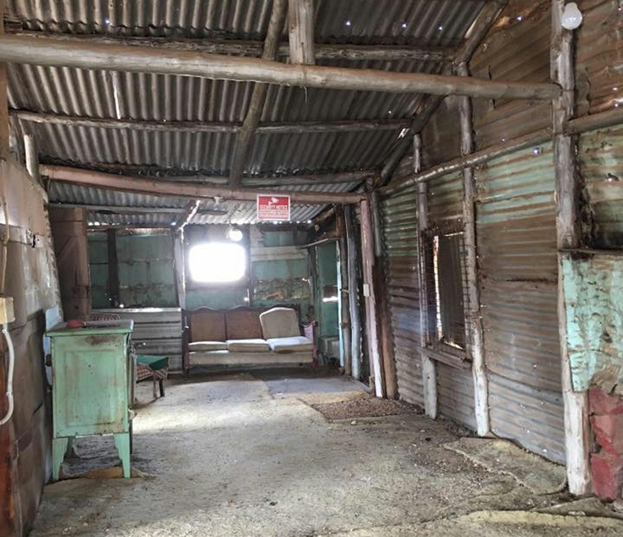 internal view coopers cottage