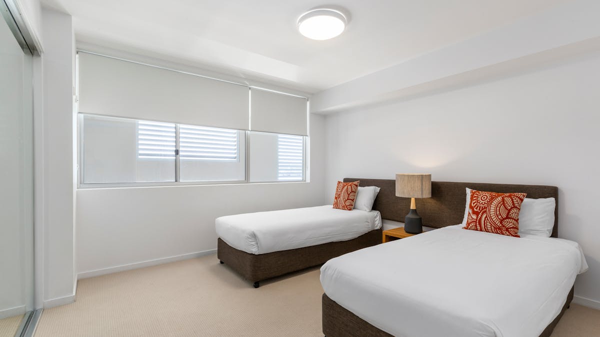Echelon Aparments Third Bedroom- King Bed or 2 Singles