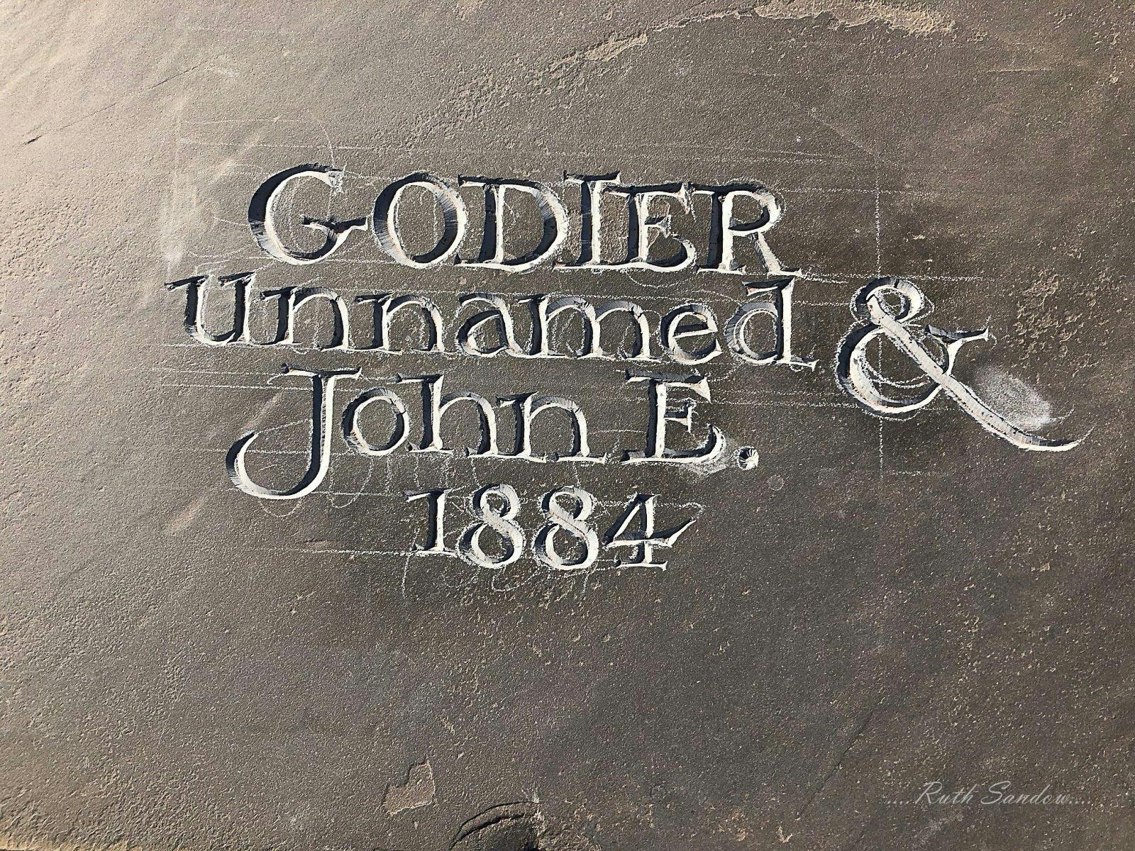 子どもの記念碑