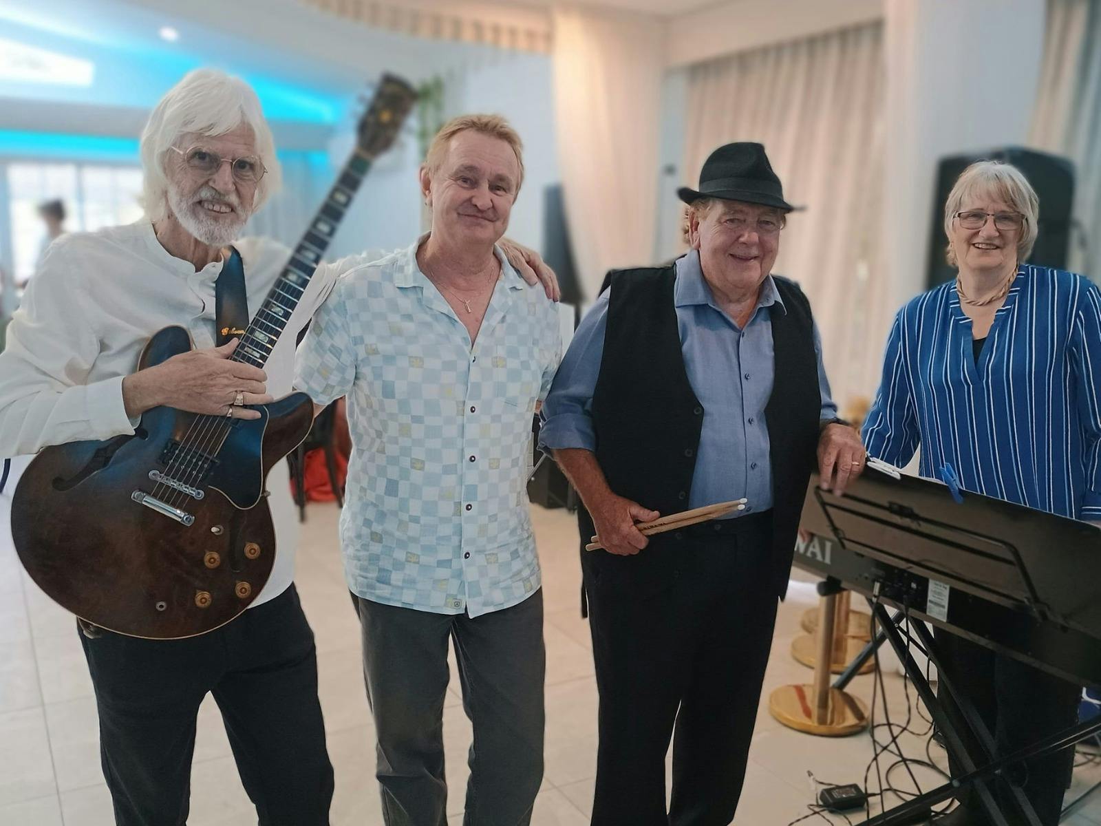 JAZZ – Lazy Sunday Afternoon in Grand Surrounds