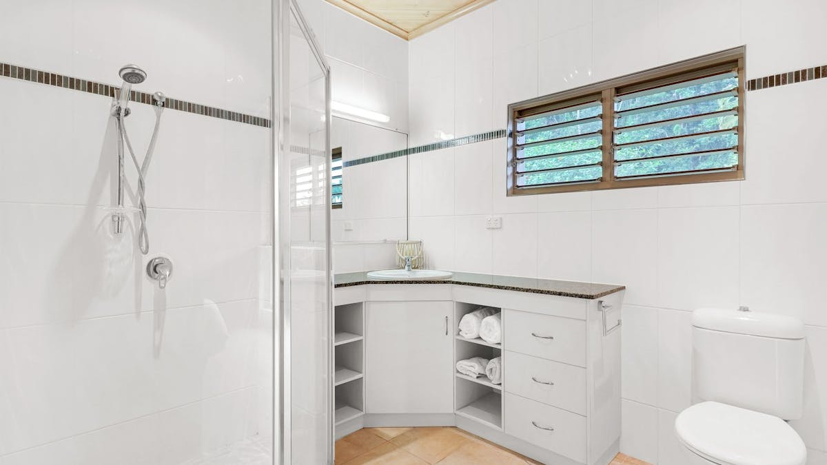 2nd bedroom ensuite, with spacious shower