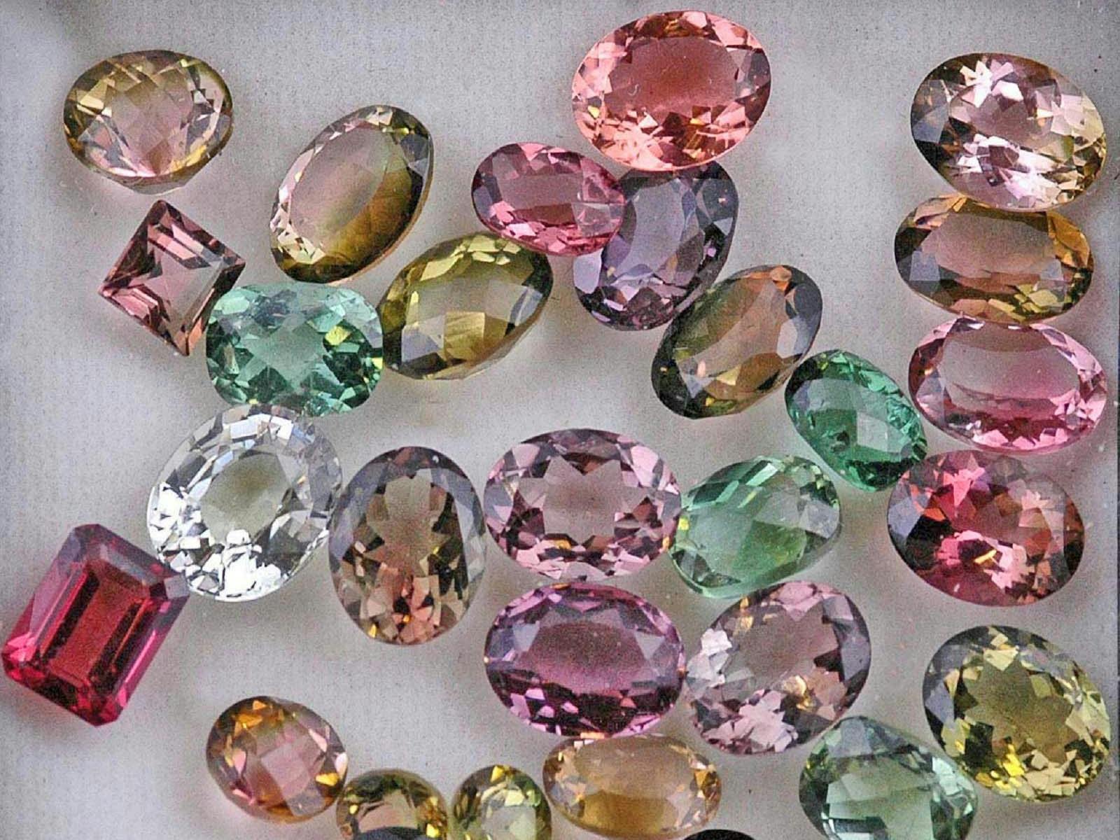 Need to match a missing gemstone; create your own unique jewellery