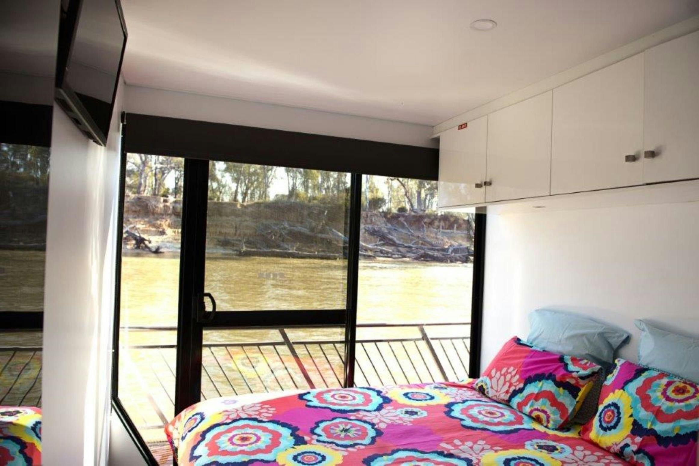 Magic Murray Houseboats room