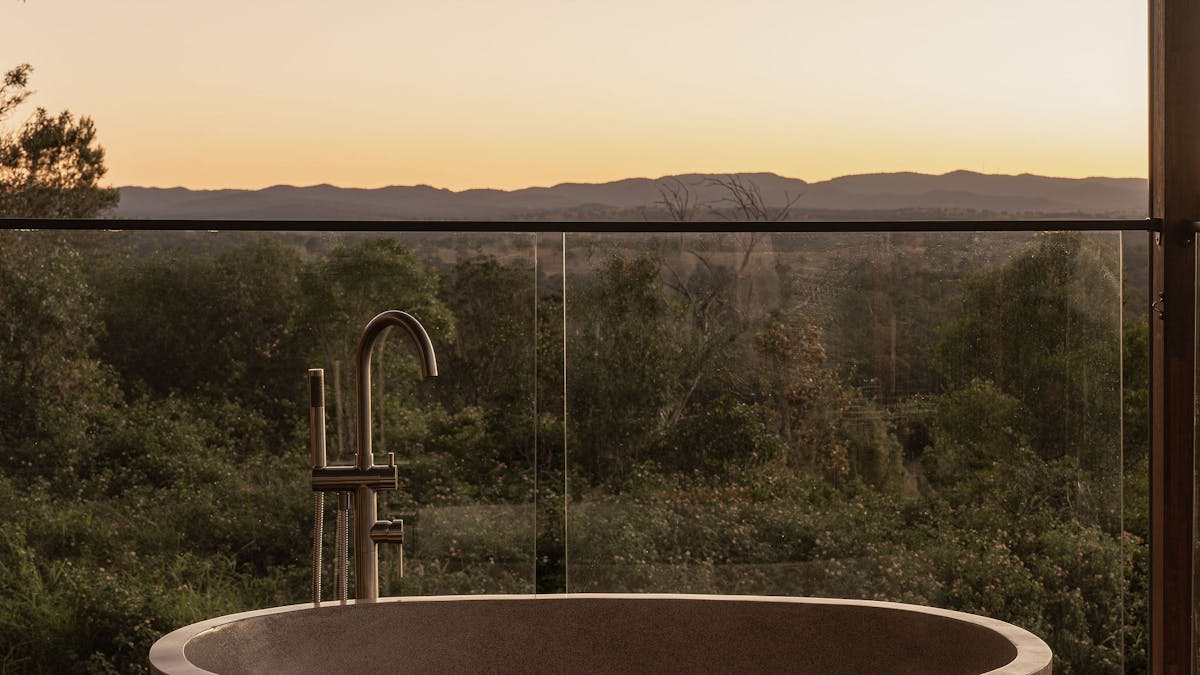 The Quarters Outdoor Bath