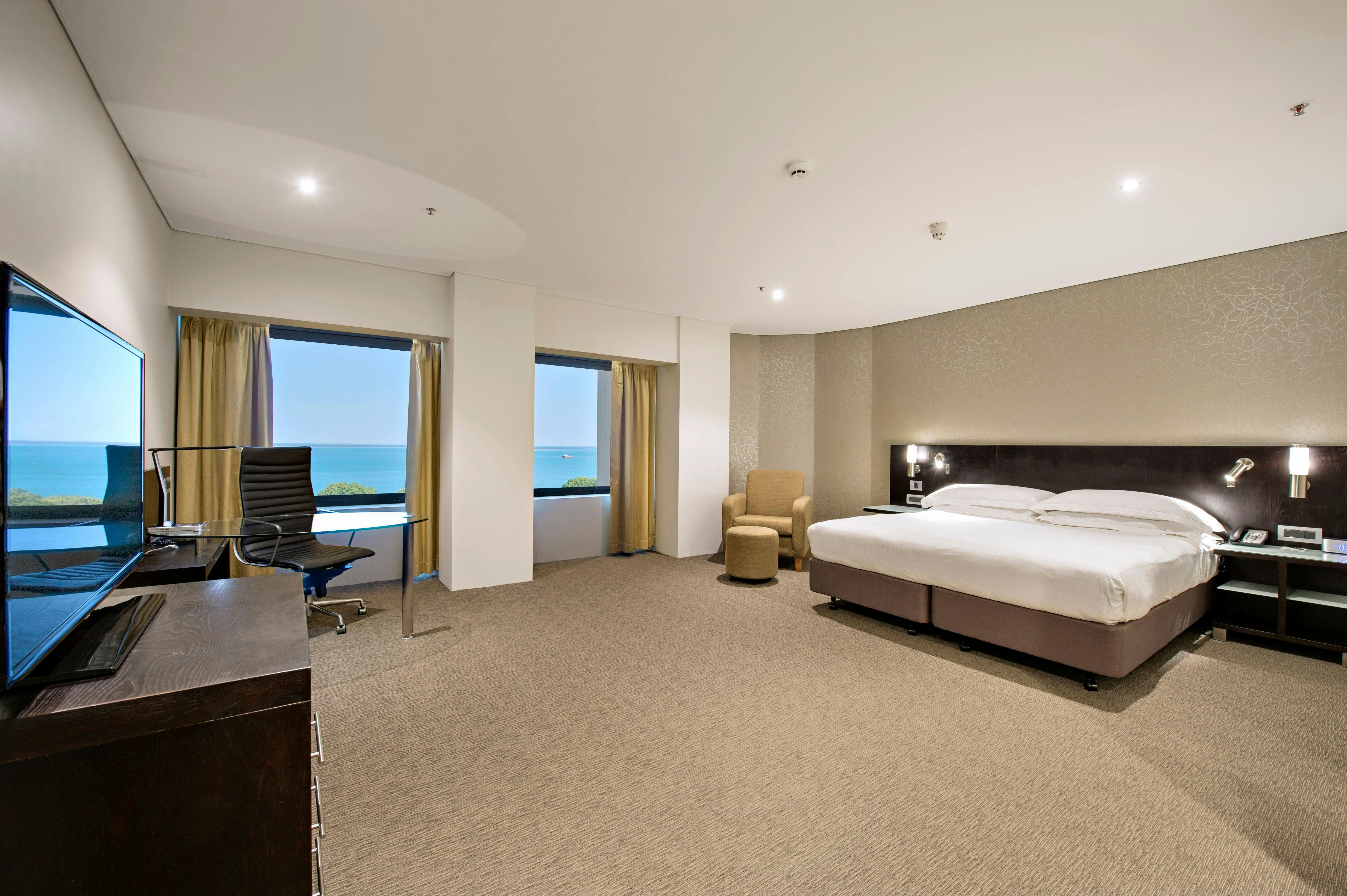 King Studio Suite with Executive Lounge Access