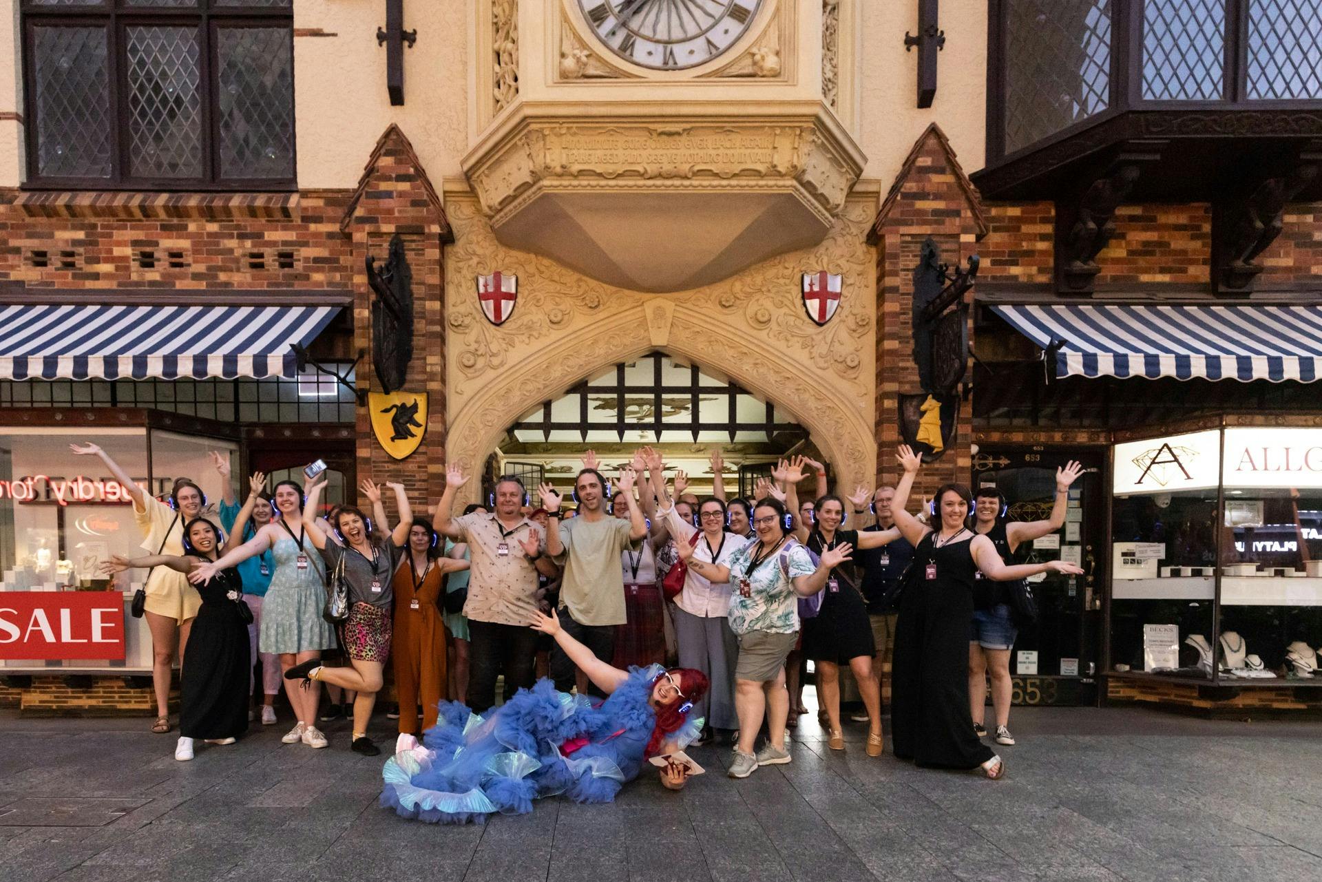 Tour Group, Famous Sharron and London Court