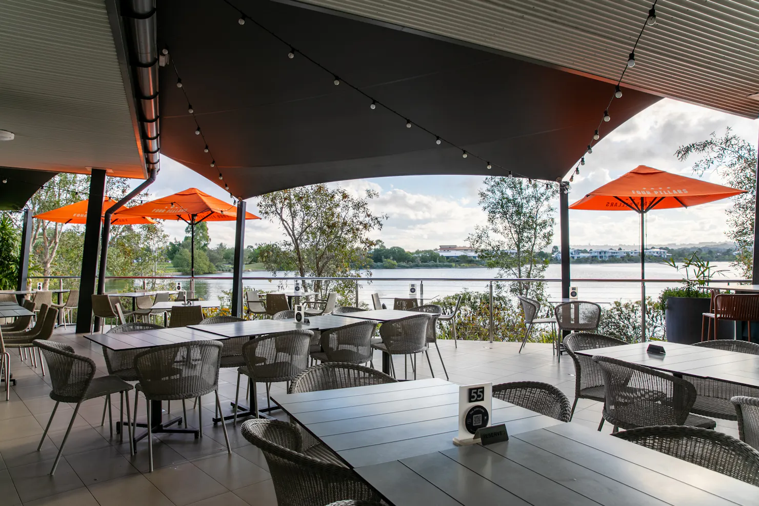 Brightwater Hotel Waterfront Deck