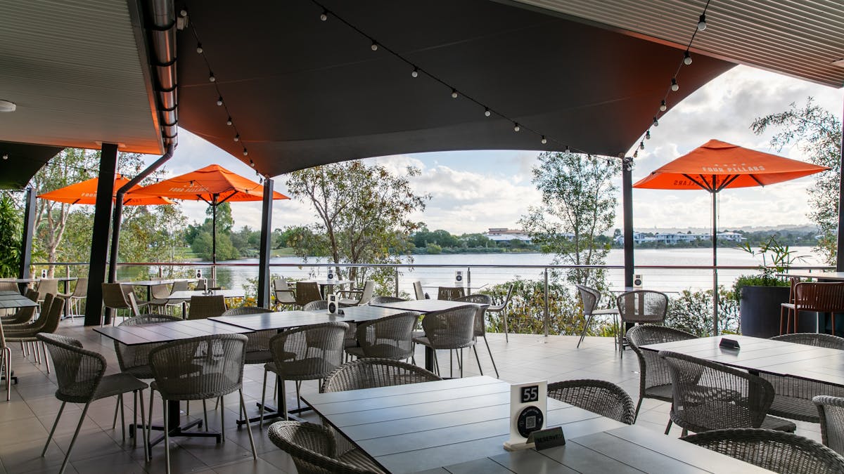 Brightwater Hotel Waterfront Deck