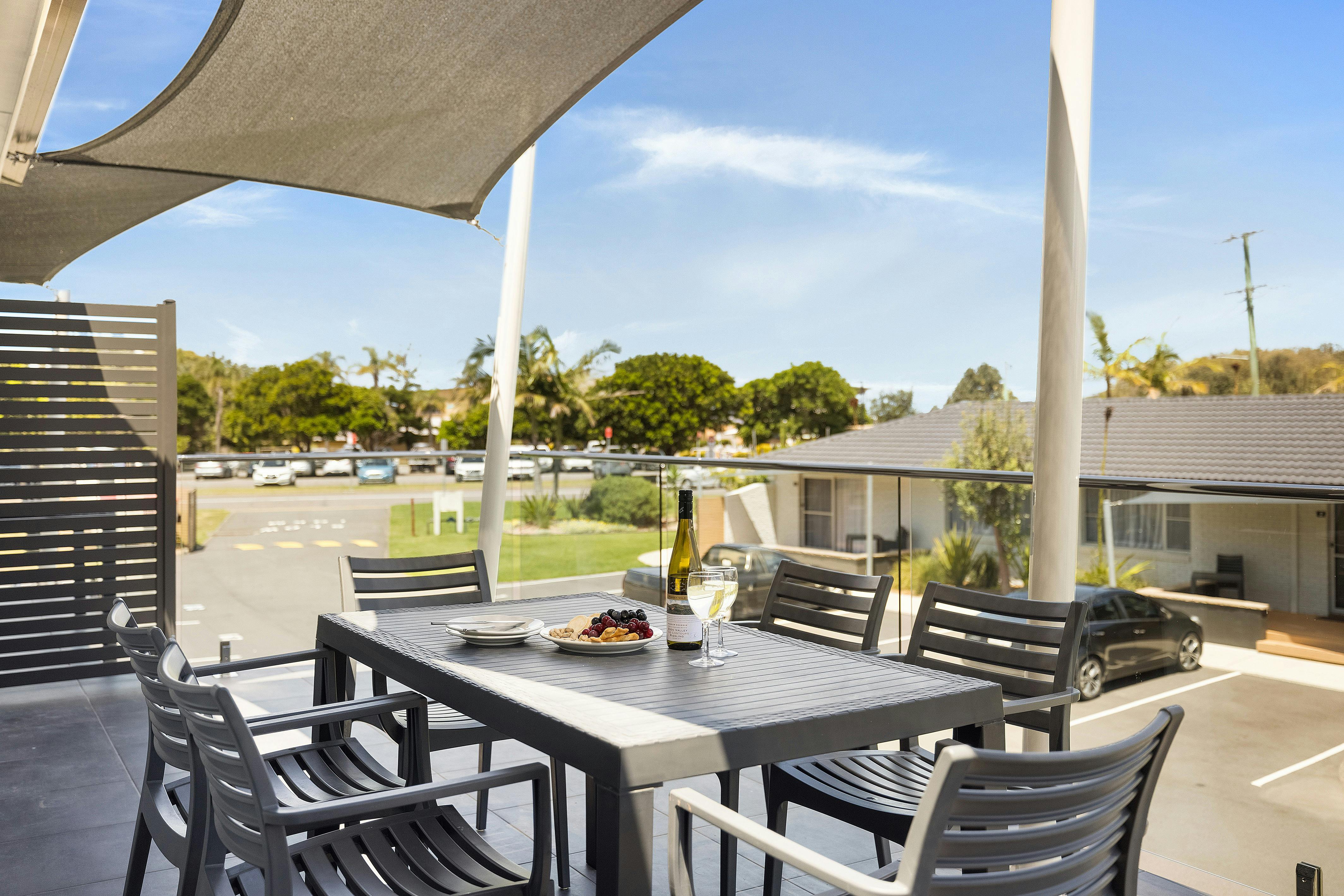 バルコニーと屋外ダイニング