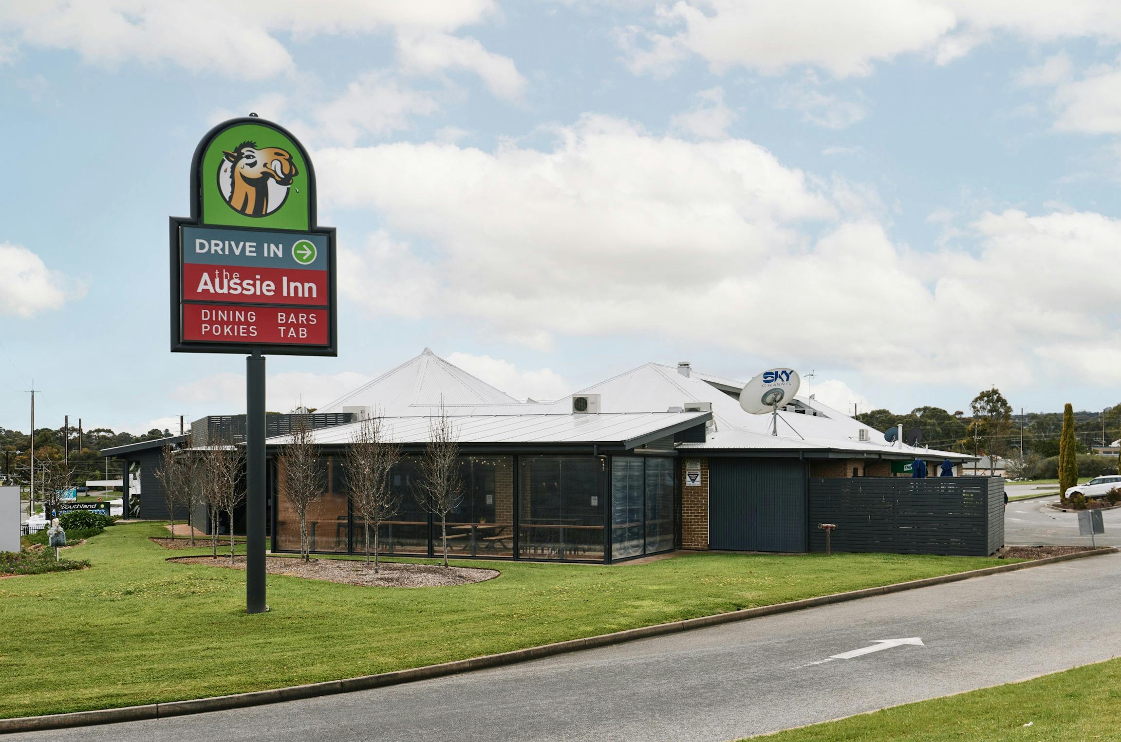 The Aussie Inn - Front