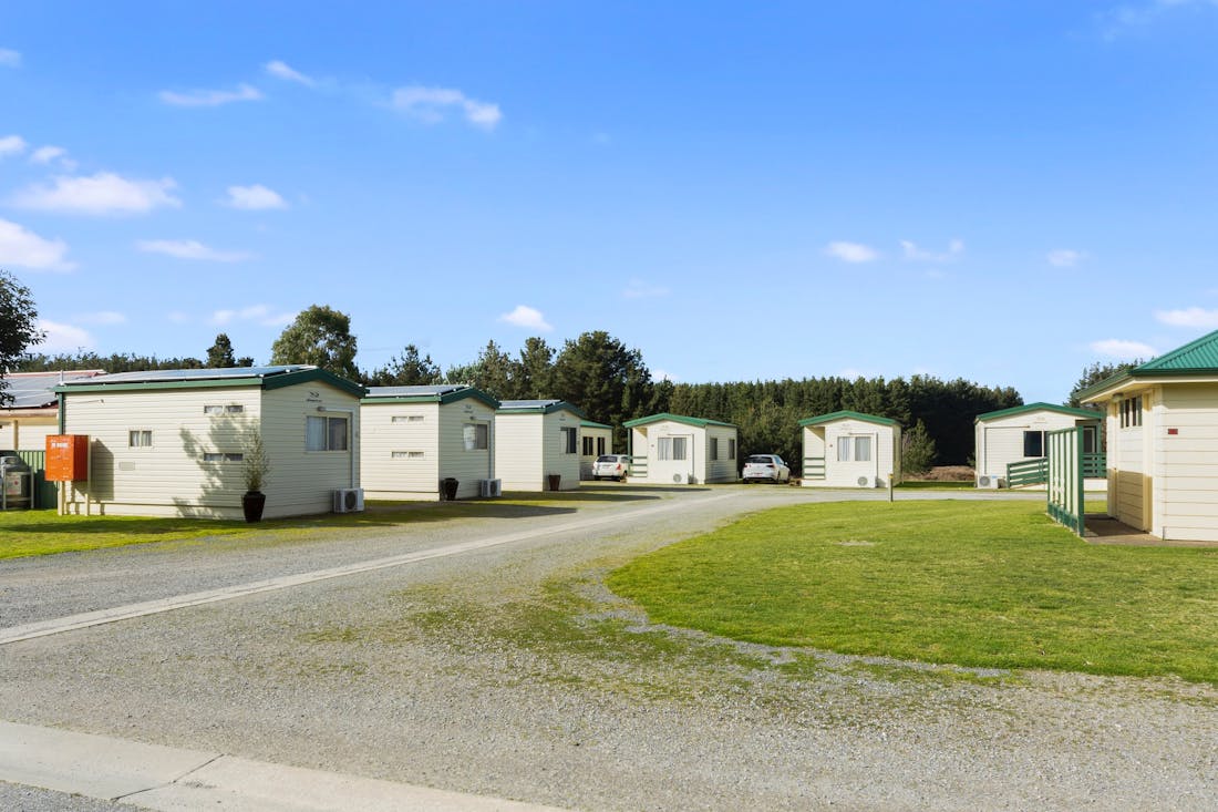 BIG4 Mount Compass Caravan Park, Family Cabin Mount Compass, Ac...