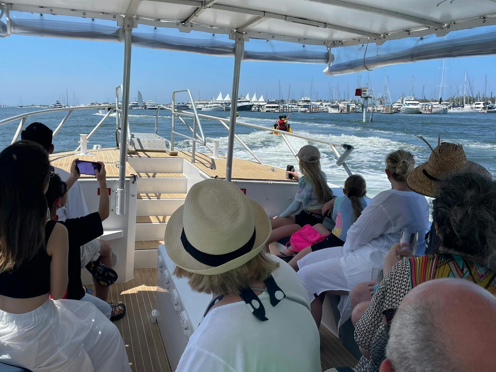 Guests treated to views of local landmarks. Guests treated to views of local landmarks.