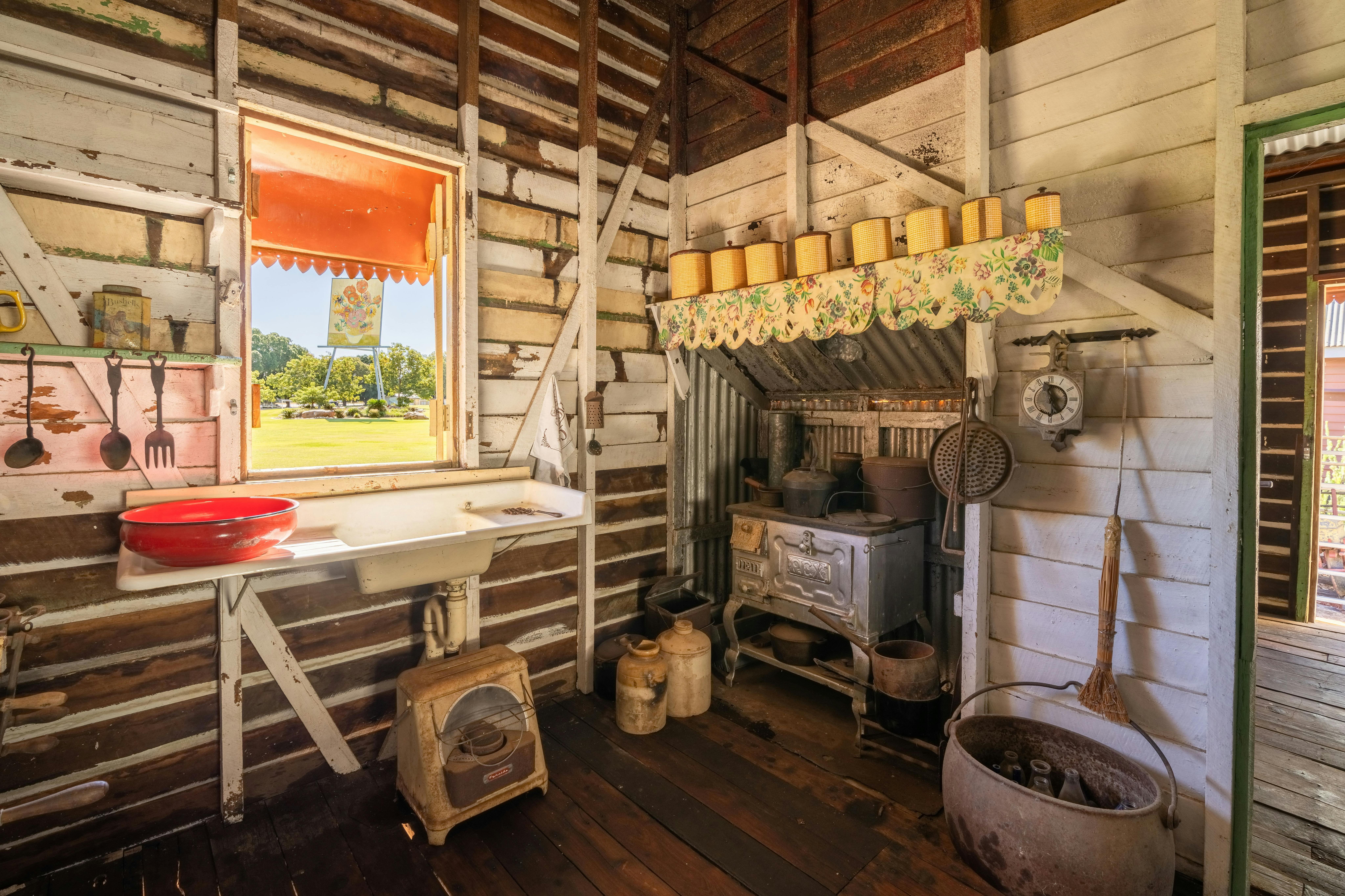 Emerald Pioneer Cottage Complex